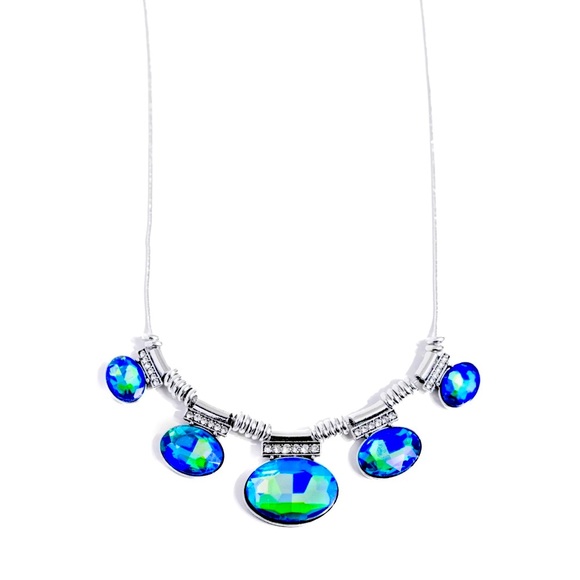 💚💎💚 PARTY ON❗️ PAPARAZZI “SOCIALITE STATUS” GREEN IRIDESCENT NECKLACE❗️💚💎💚 - Picture 3 of 5